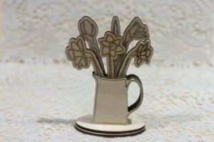 Kwiat w naczyniu z podstawką 4 - Żonkile w dzbanku